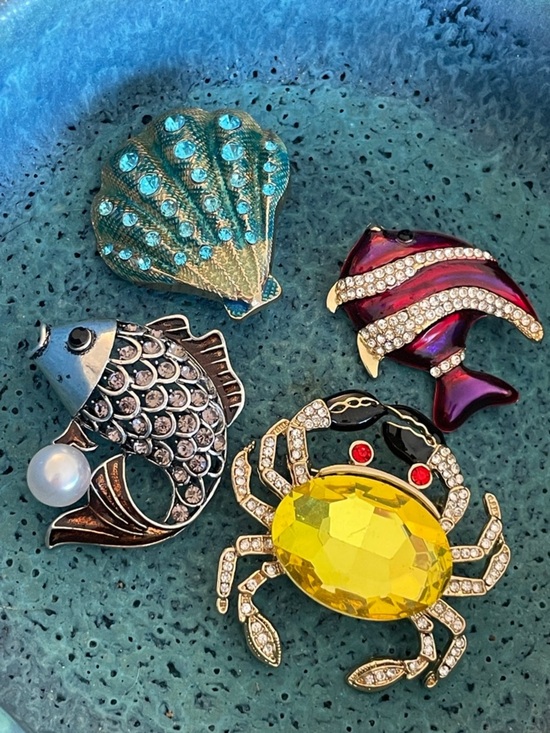 Other - Ocean Brooch Bundle Crab Fish Shell Coastal Resort Vacation Statement Jewelry Se
